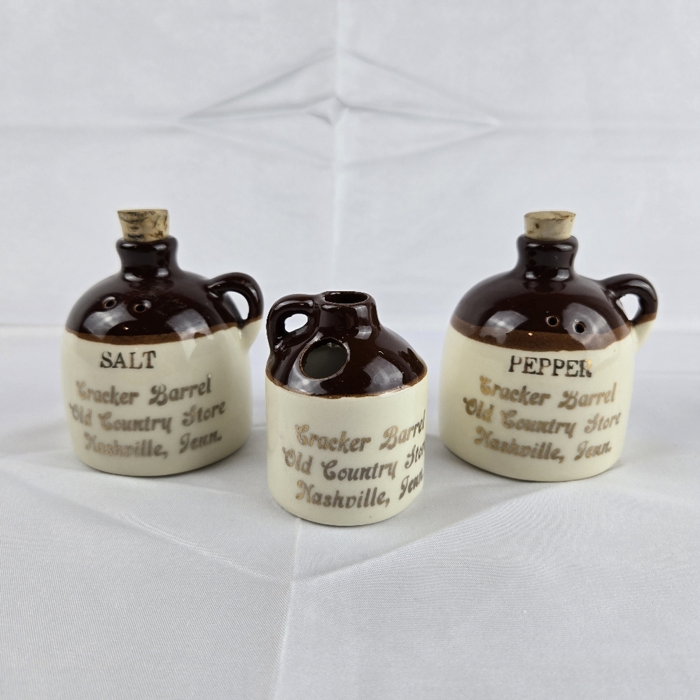 Vintage Ceramic Cracker Barrel Whiskey Jug Salt & Pepper Shakers Set Tenn